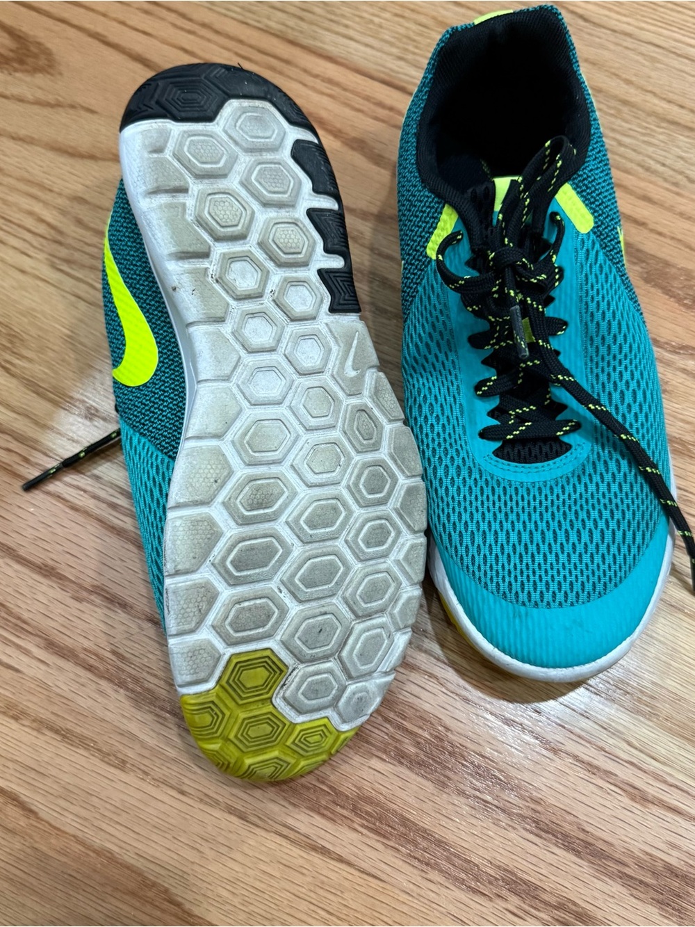 Nike Turquoise Mesh Sneakers with Neon Yellow Accents - Picture 2 of 2